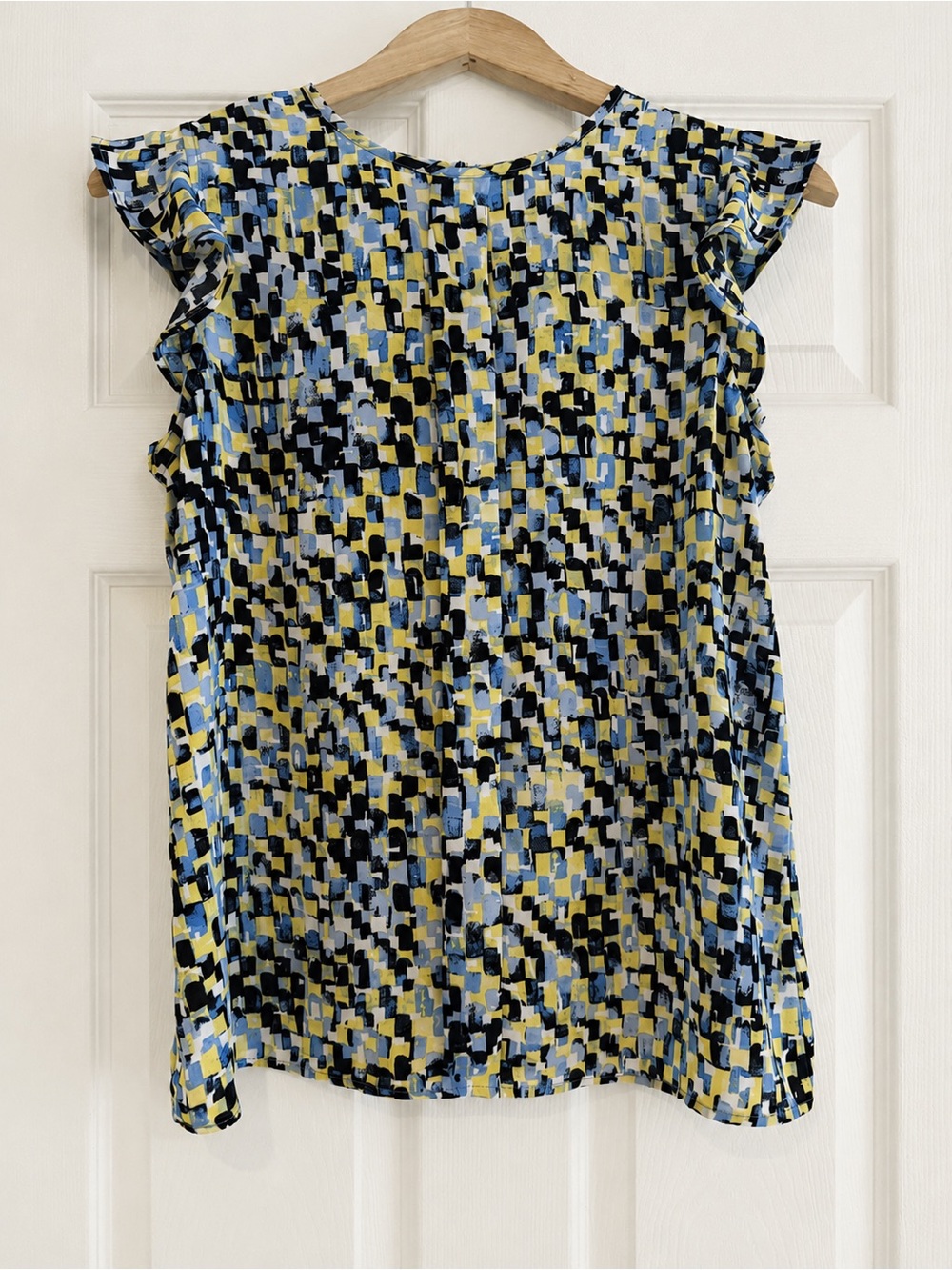 Anne Klein Blouse Womens M Blue Yellow Abstract Hidden Button Flutter Sleeve Top